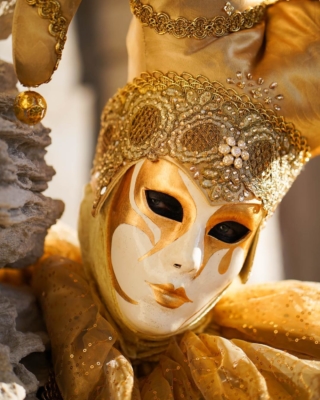 Performer: Monello Venezia
Photographer: @venice_as_is 
For more visit: www.veneziacollective.net
.
.
More photos on https://www.veneziacollective.net
.
.
.
#veneziacollective #carnivalofvenice #carnevaledivenezia #venicecityofficial #veniceunica #venice_carnival_official #visitveneto #veneziaunica